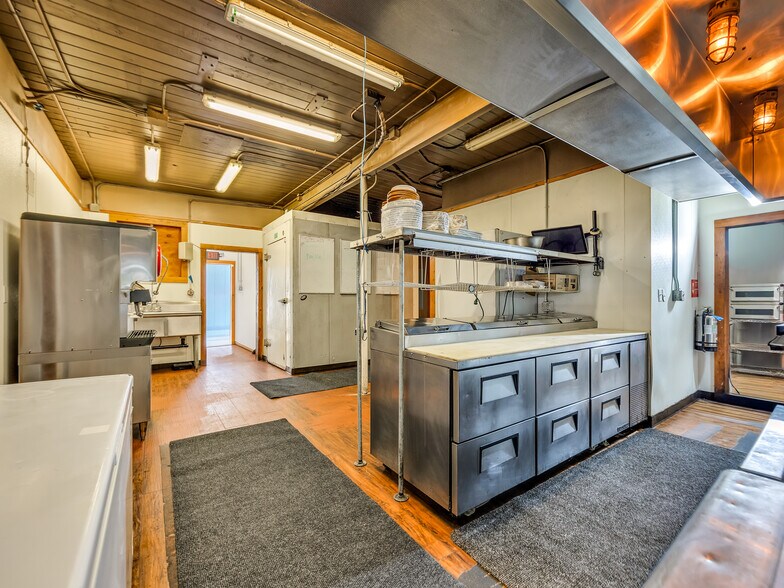 More Photos Of 780 US-101, Chinook Restaurant For Sale