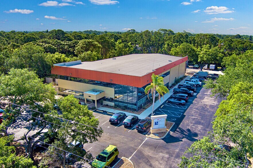 More Photos Of 2725 Center Pl, Melbourne Research And Development For Sale