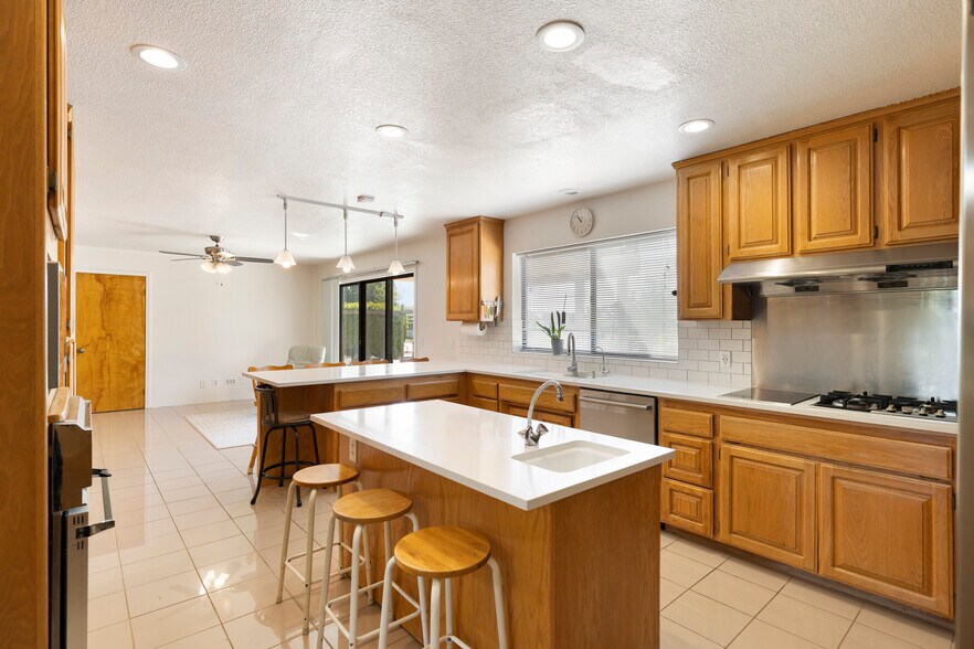 More Photos Of 9930 Calvine Rd, Sacramento Apartments For Sale