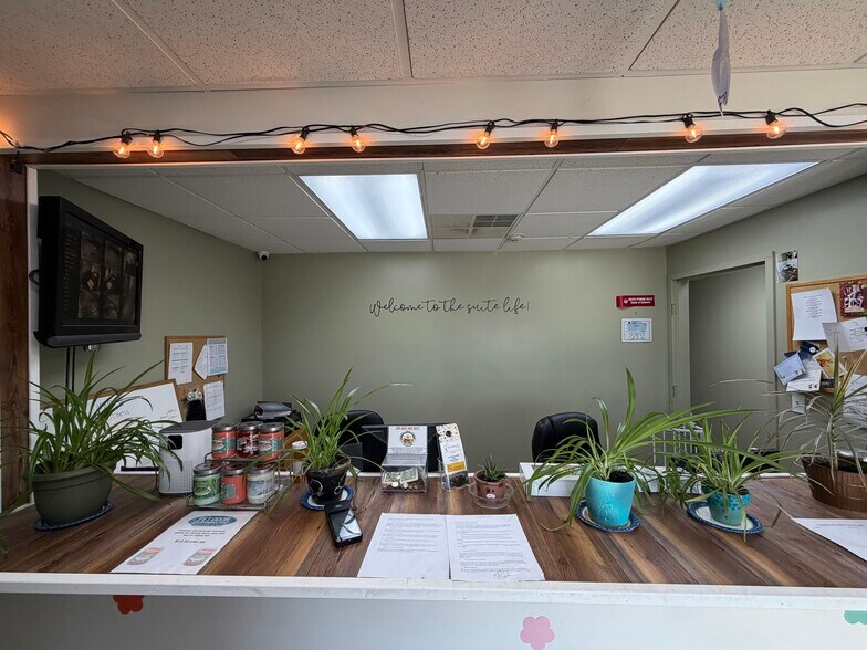 More Photos Of 104 Woodward Hill Rd, Edwardsville Office For Sale