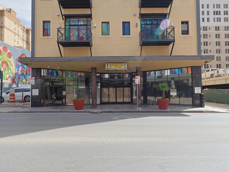 Primary Photo Of 214 E Travis St, San Antonio Apartments For Lease