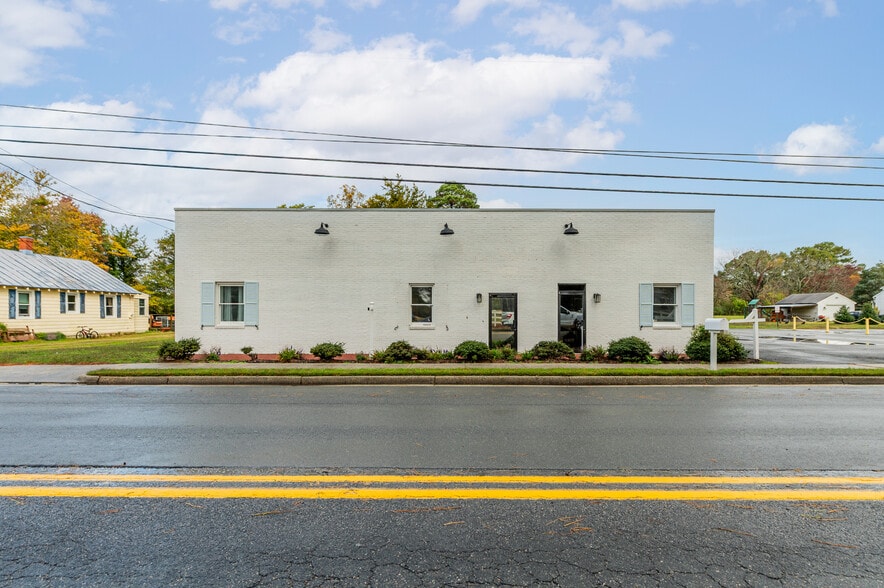 More Photos Of 16945 General Puller Hwy, Deltaville Office For Sale