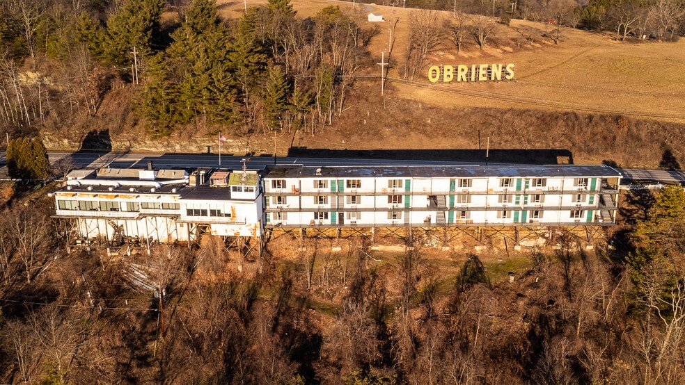 More Photos Of 33 County Road 60, Waverly Hotel For Sale