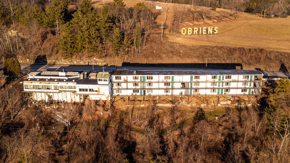 More Photos Of 33 County Road 60, Waverly Hotel For Sale