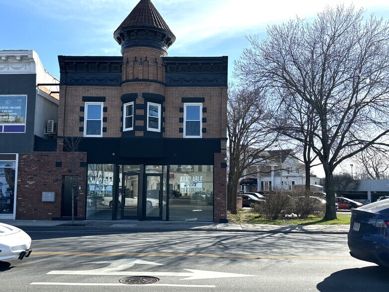 More Photos Of 200 Merrick Rd, Rockville Centre Storefront Retail Residential For Lease