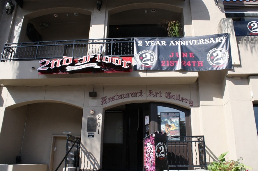 More Photos Of 126 Main St, Huntington Beach Storefront For Lease