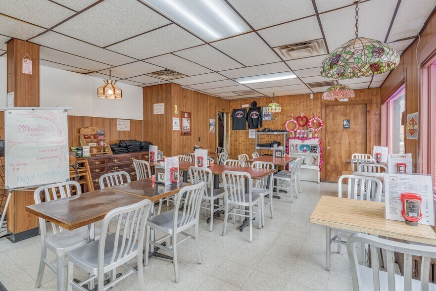 More Photos Of 122 E Poplar St, Nanticoke Restaurant For Sale