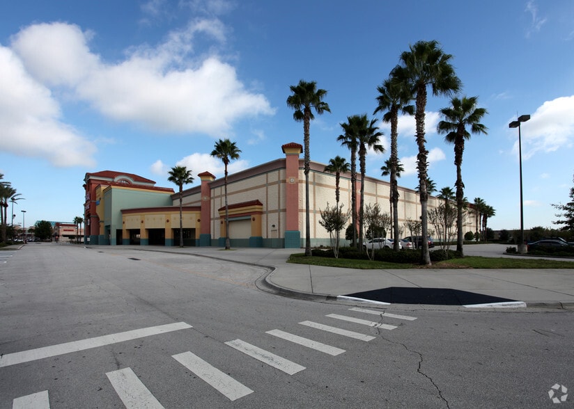 More Photos Of 303-881 N Alafaya Trl, Orlando Unknown For Lease