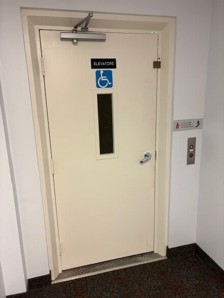 More Photos Of 131 Orchard Park Rd, West Seneca Office For Lease