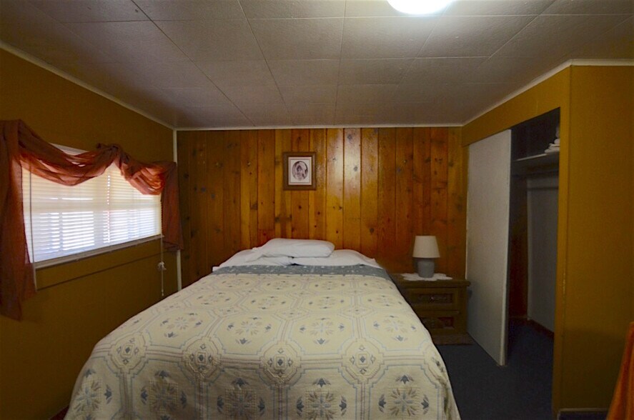 More Photos Of 108 Bailey St, Lima Restaurant For Sale