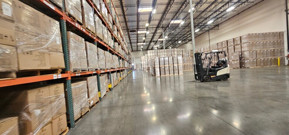 More Photos Of 27040 San Bernardino Ave, Redlands Distribution For Lease
