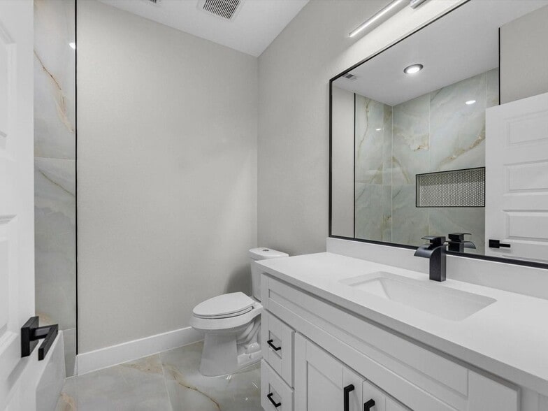 More Photos Of 1030 Reverend B J Lewis dr, Houston Apartments For Sale