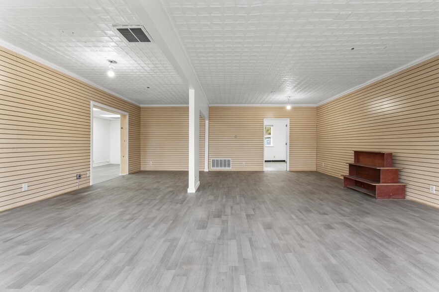 More Photos Of 2980 Whitney Ave, Hamden Storefront Retail Office For Lease