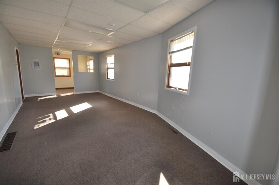 More Photos Of 2 Austin Ave, Iselin Office For Lease