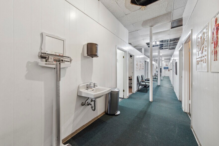 More Photos Of 3330 N Milwaukee Ave, Chicago Medical For Sale