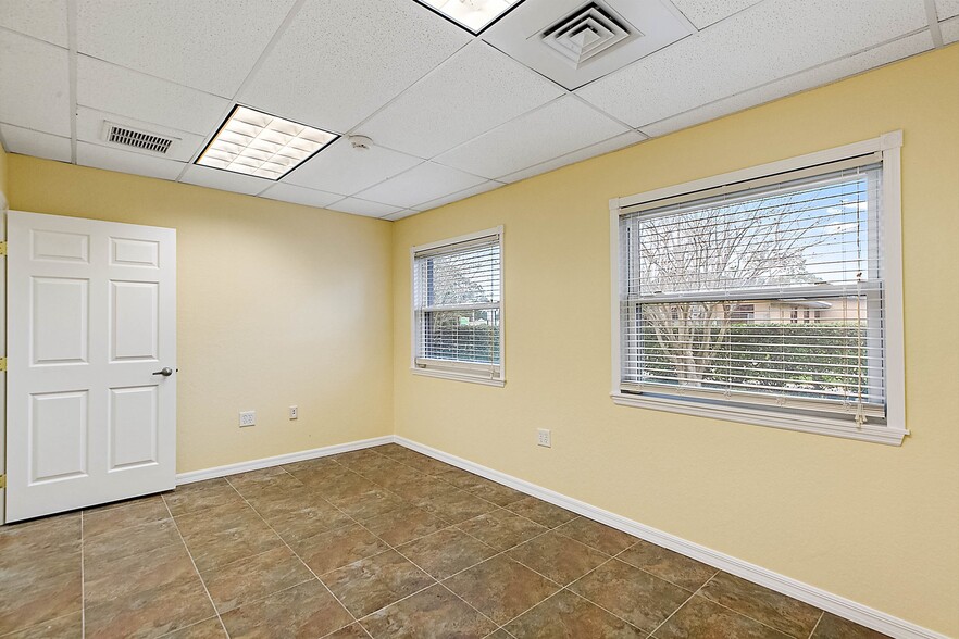 More Photos Of 6790 65th Way N, Pinellas Park Freestanding For Lease