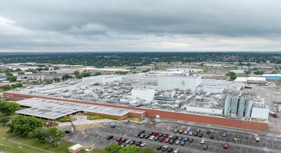 More Photos Of 9601 F St, Omaha Food Processing For Sale