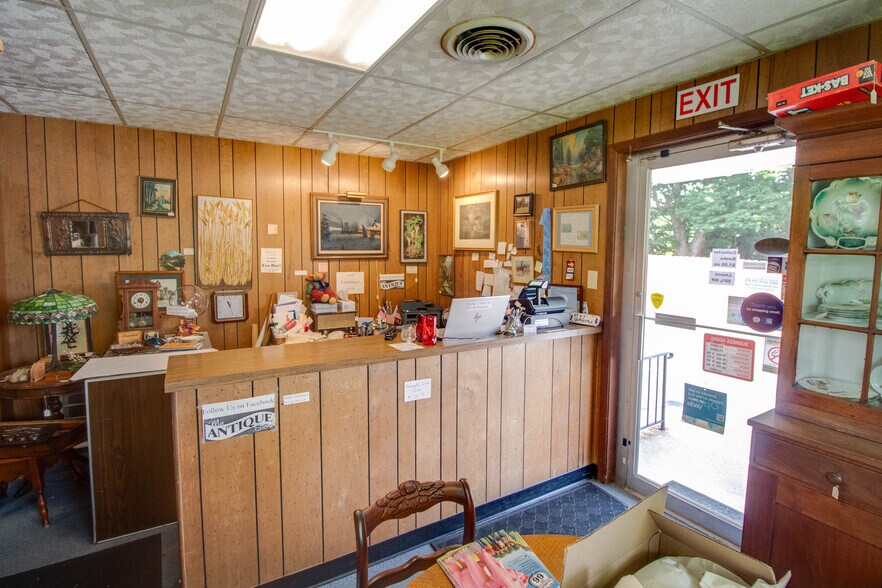 More Photos Of 1007 W Delmar Ave, Godfrey General Retail For Sale
