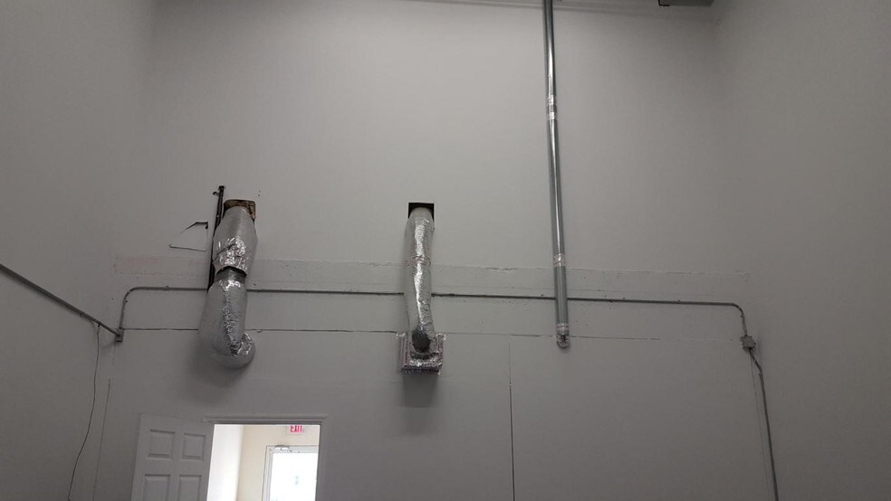 More Photos Of 2755 Vista Pky, West Palm Beach Coworking Space