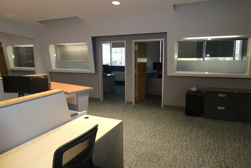 More Photos Of 6100-6120 San Fernando Rd, Glendale Office For Sale