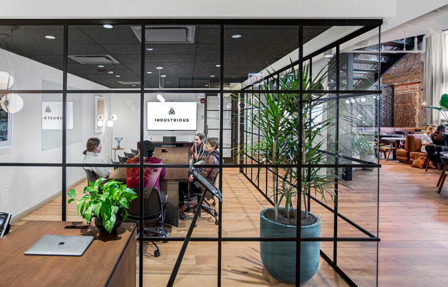 More Photos Of 231 S LaSalle St, Chicago Coworking Space