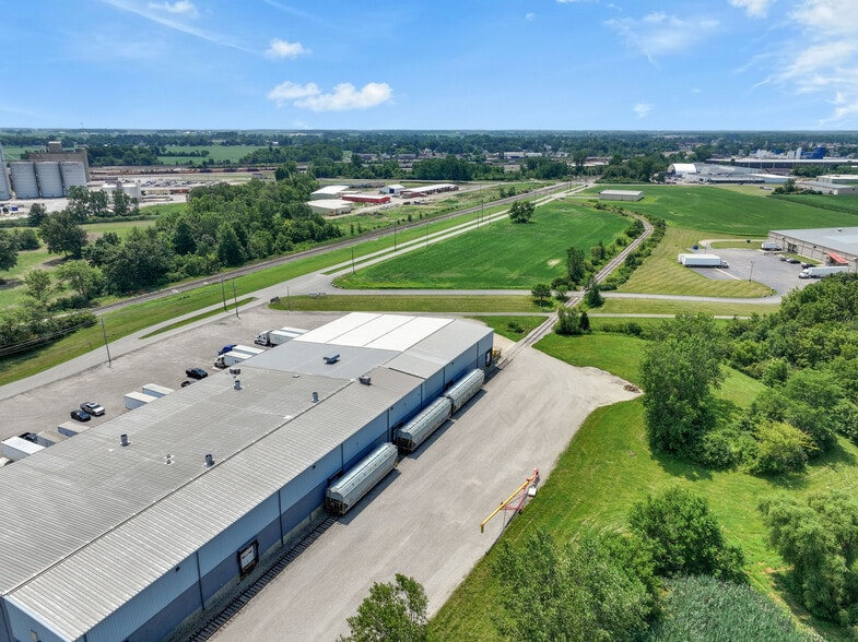 More Photos Of 400 Great Lakes Pky, Bellevue Warehouse For Sale