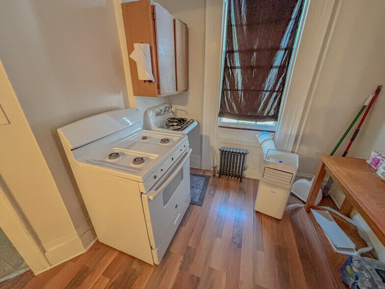 More Photos Of 145 Front St, Schenectady Apartments For Sale