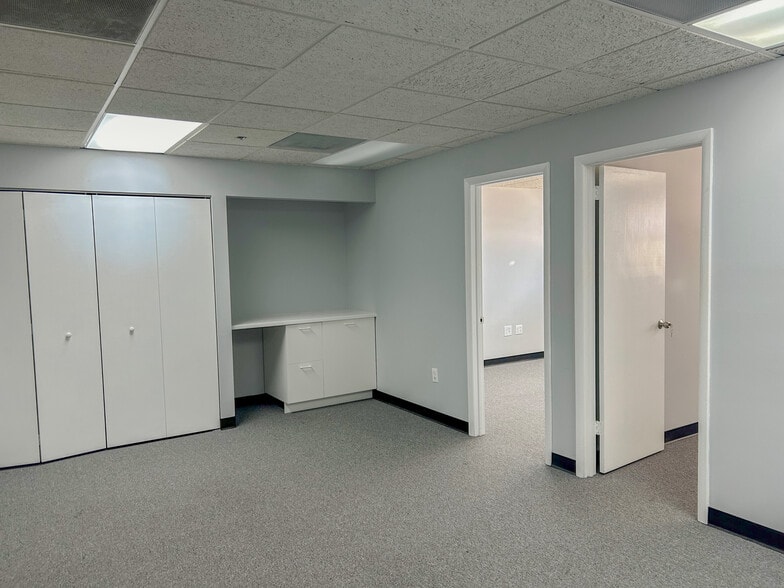 More Photos Of 15315-15327 S Dixie Hwy, Palmetto Bay Unknown For Lease