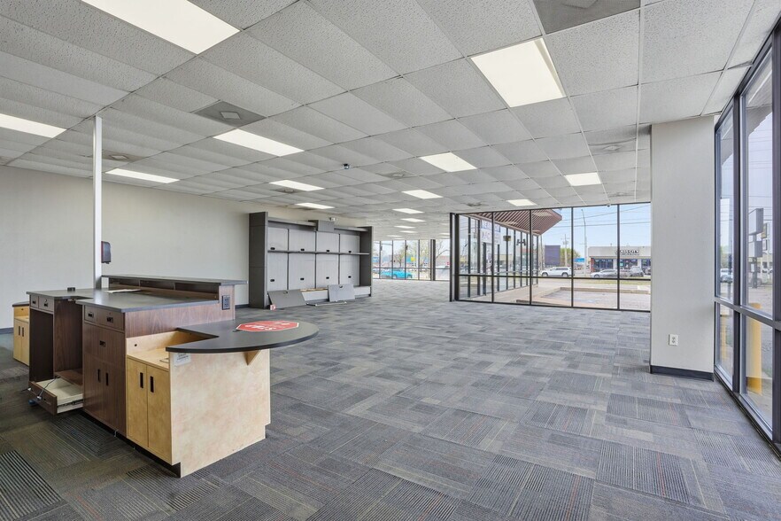 More Photos Of 1001 NW Sheridan Rd, Lawton Freestanding For Lease