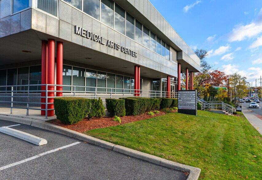 More Photos Of 19-21 Fair Lawn Ave, Fair Lawn Medical For Lease