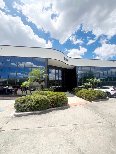 More Photos Of 3550 W Waters Ave, Tampa Office For Lease