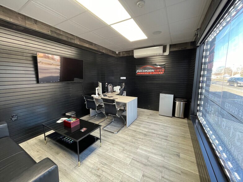 More Photos Of 701-705 Walt Whitman Rd, Melville Storefront For Sale