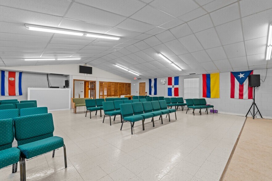 More Photos Of 2807 Sandy Creek Church Rd, Sanford Office Residential For Sale