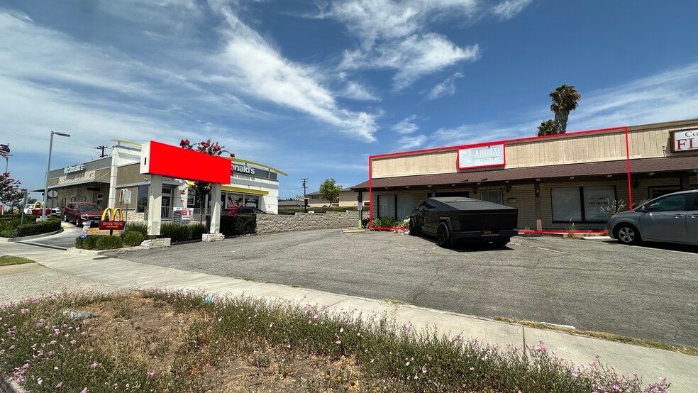 More Photos Of 837-841 E Whittier Blvd, La Habra General Retail For Lease