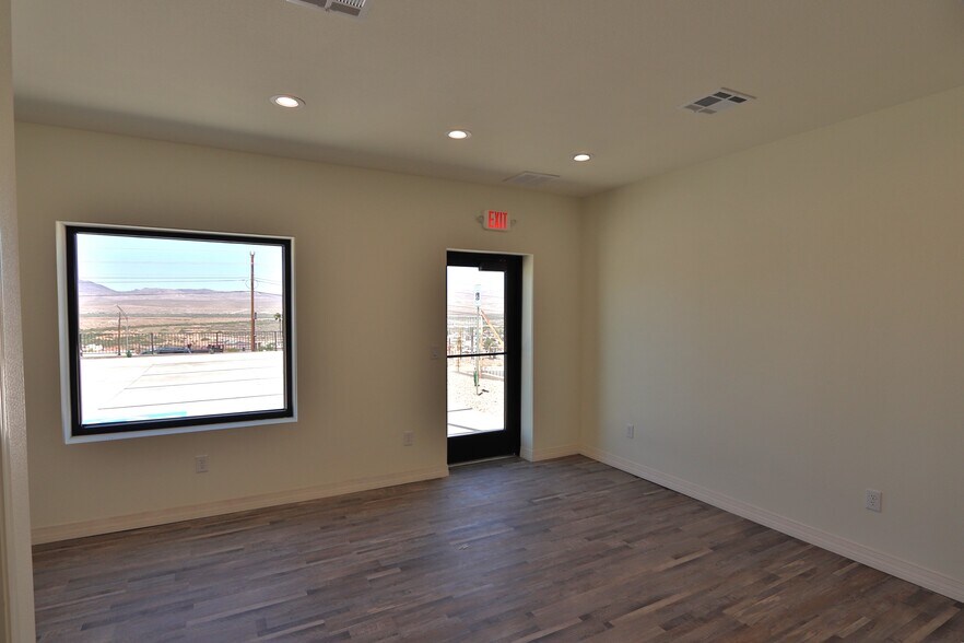 More Photos Of 3942 Frontage rd, Bullhead City Warehouse For Sale