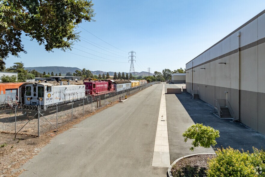More Photos Of 22801 8th St E, Sonoma Warehouse For Lease