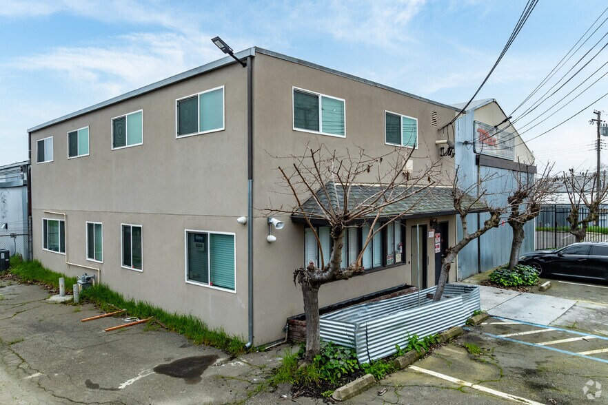 Primary Photo Of 1704 Kathleen Ave, Sacramento Flex For Lease