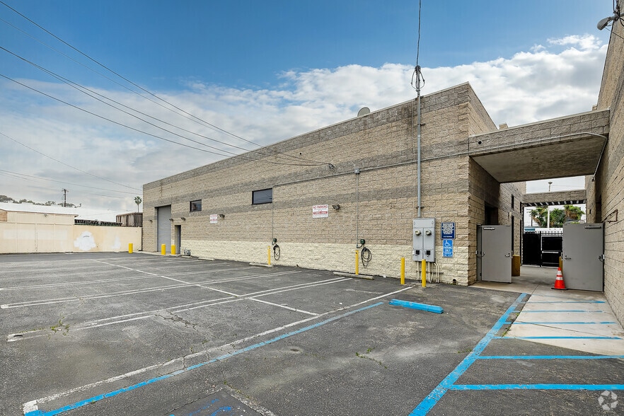More Photos Of 11837-11845 Teale St, Culver City Warehouse For Lease