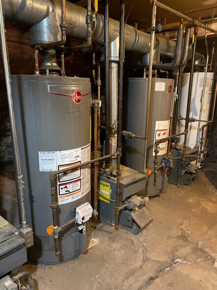 More Photos Of 174 Ashley St, Hartford Apartments For Sale