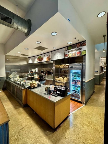 More Photos Of 1023-1025 W Belmont Ave, Chicago Storefront For Sale