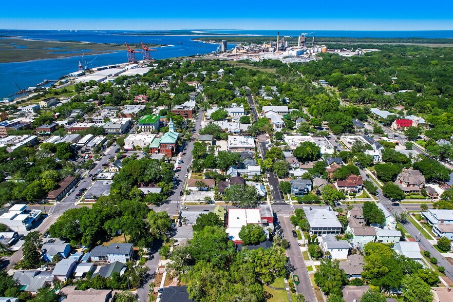 More Photos Of 516 Ash St, Fernandina Beach Freestanding For Lease