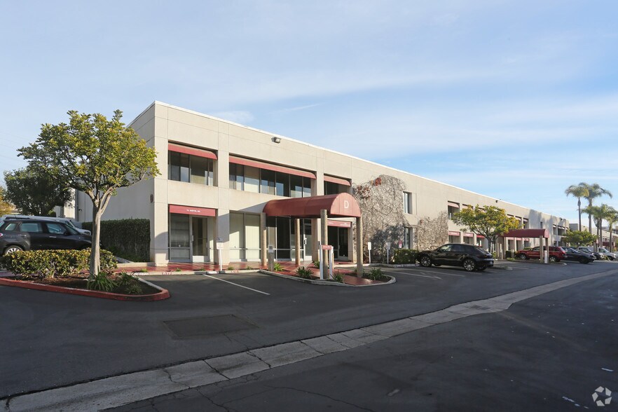 Primary Photo Of 711 W 17th St, Costa Mesa Light Manufacturing For Sale