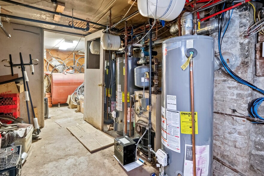 More Photos Of 272 Broadway, Bethpage General Retail For Sale