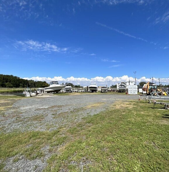 More Photos Of 53-61 N Park Ave, Keansburg Marina For Sale