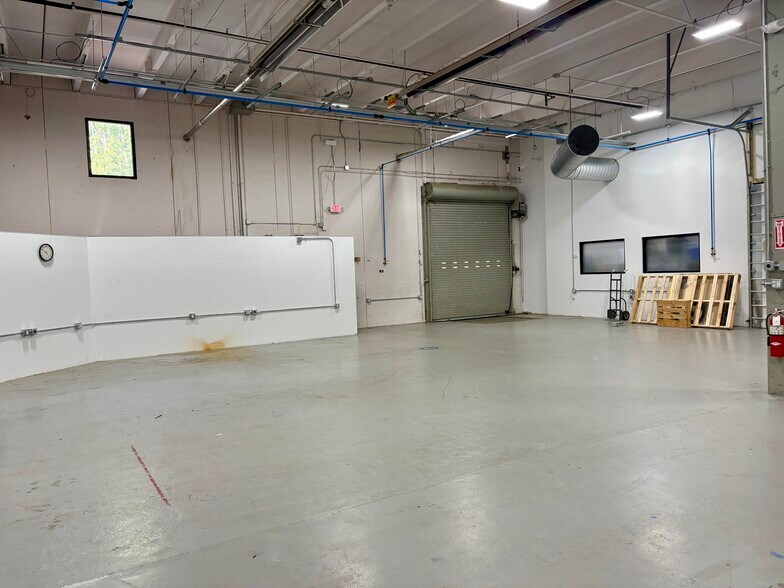 More Photos Of 23 Rainin Rd, Woburn Distribution For Lease