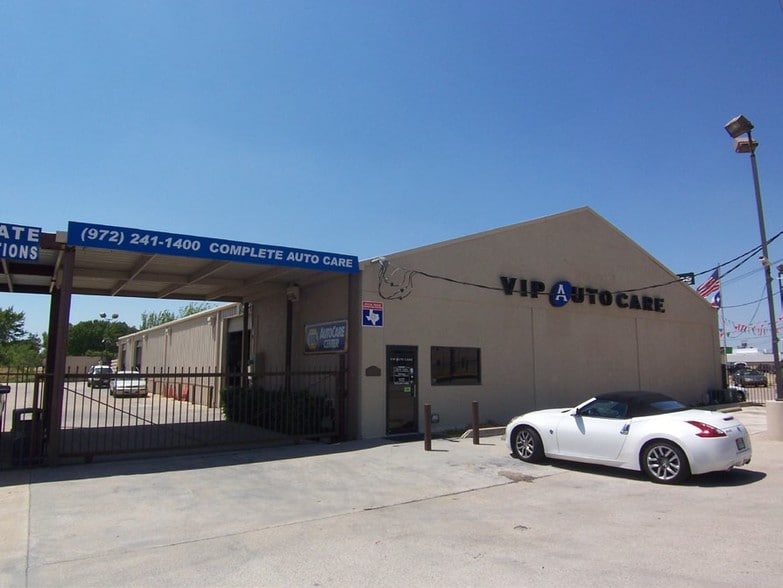 More Photos Of 11603-11607 Denton Dr, Dallas Showroom For Sale