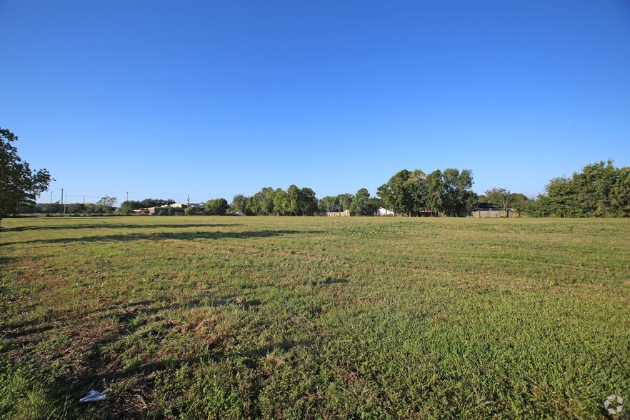 More Photos Of 0 Ambrose St, Houston Land For Sale