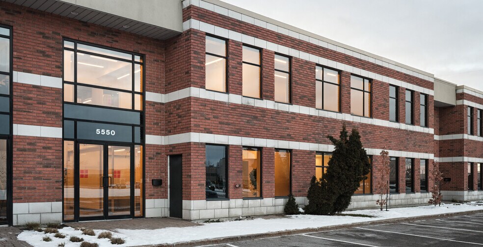 Primary Photo Of 5520-5576 Boul Des Rossignols, Laval Warehouse For Lease