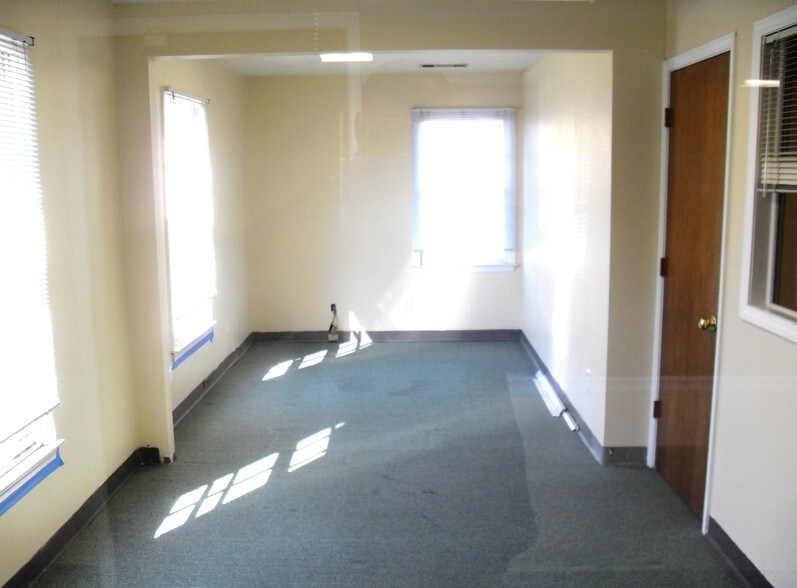 More Photos Of 2227 Idlewood Rd, Tucker Medical For Lease