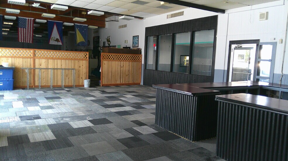 More Photos Of 634 5th Ave, Fairbanks General Retail For Lease